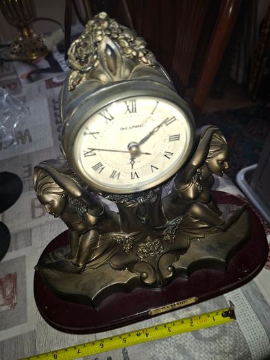 Beautiful Art Deco-style mantel clock DiCaprio Collection two elegantly posed female figures, Postage available or Collection