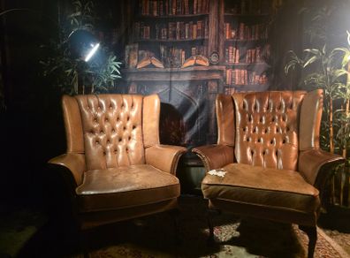 2 antique anne queen chesterfield