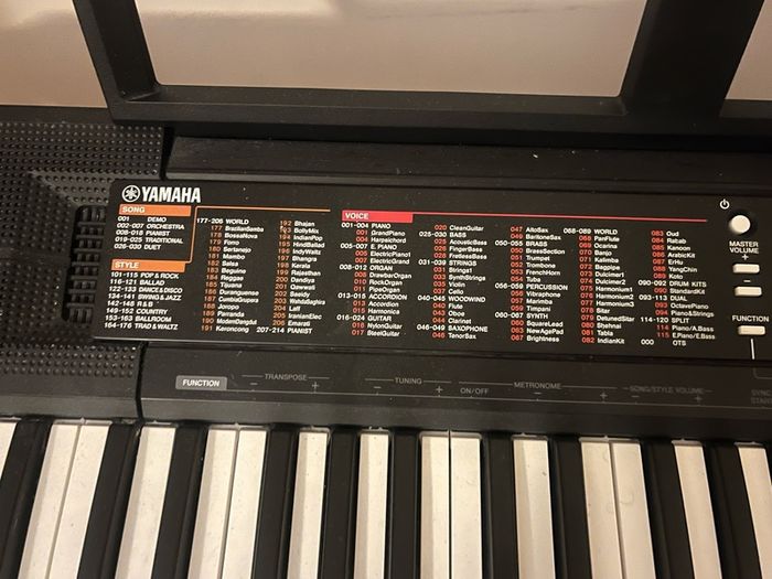 Yamaha Keyboard  PSR -F51 + Stand