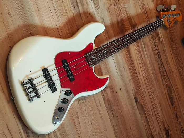 Fender Japan '62 Reissue Jazz Bass (Delivery available)