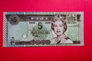 Fiji  5 Dollars   2002  Pick  105b  ( Uncirculated )