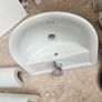 Bathroom sink Image 4
