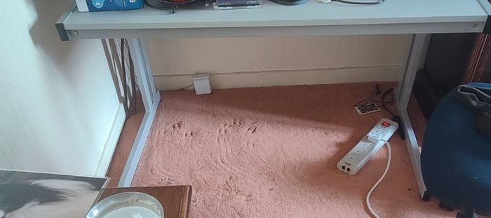 Computer desk and chair for sale 70euros. Price reduced//))