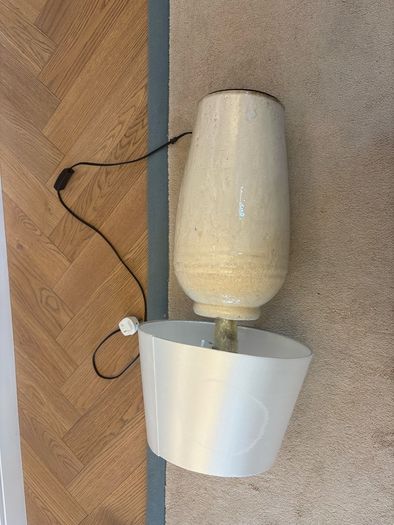 Pair of lamps (one damaged; you can have it for free in case you're able to fix it!) - crackled porcelain look