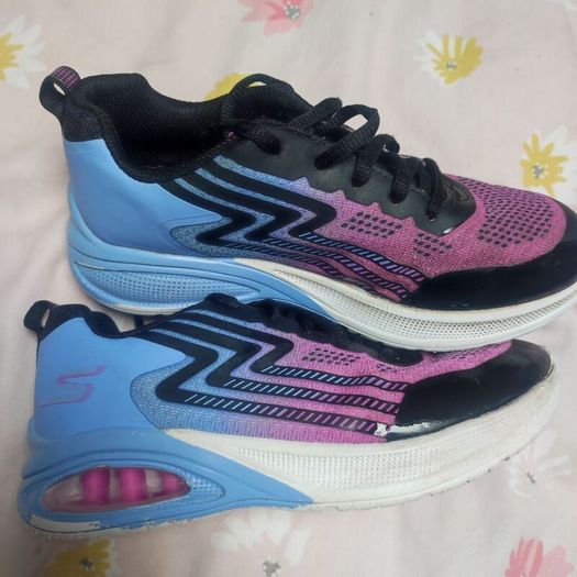 Girls Sketchers size 1