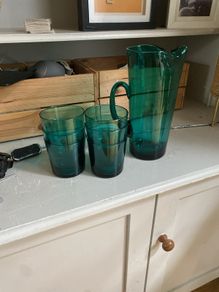 glass jug and glasses