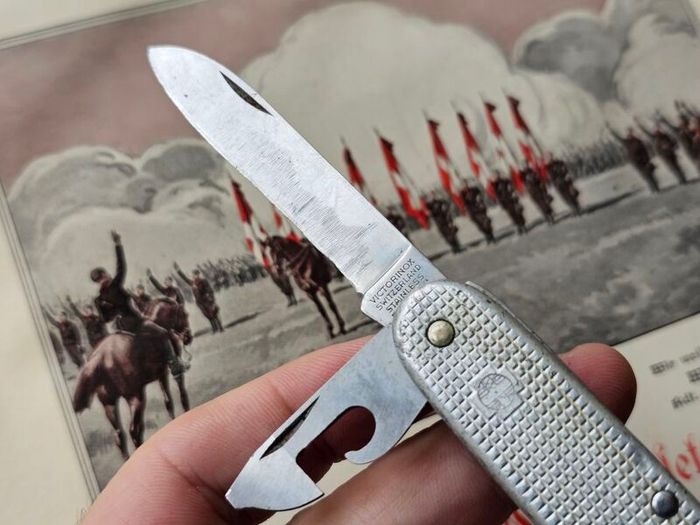 Vintage Victorinox Alox Soldier Original Swiss Army Knife Issued year 1976 Discontinued Model Collectable