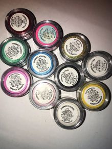 Eye glitters and shimmers