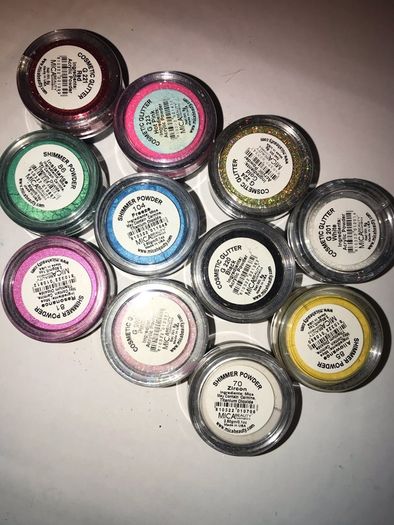Eye glitters and shimmers