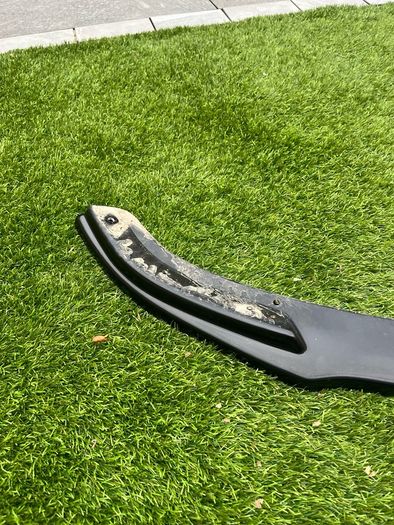 Volkswagen transporter T6 front splitter came from a 2017