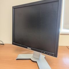 Dell UltraSharp 17 inch LCD Monitor  VGA  DVI