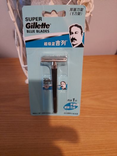 New gillette double sided razor and blades