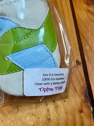 Brand new Tiptoe Tots leather baby shoes 0-6mths