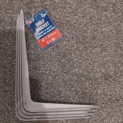 Shelf bracket
