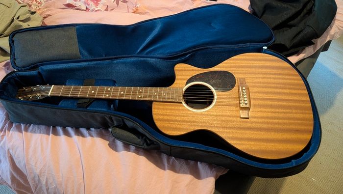 Martin GPC-X2E acoustic guitar like new + bag