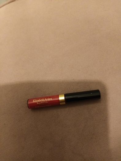 Elizabeth Arden liquid lip