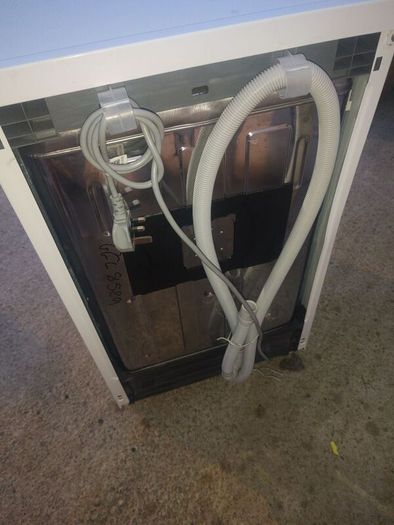 Slimline dishwasher
