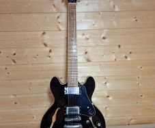 Epiphone ES-339 Black with Hard Case Excellent Guitar