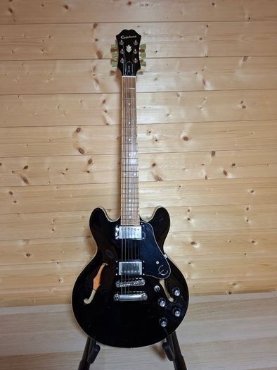 Epiphone ES-339 Black with Hard Case Excellent Guitar