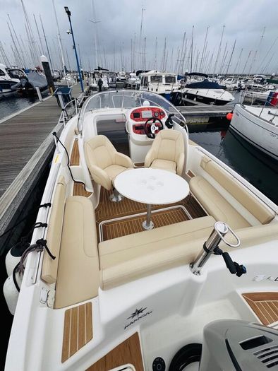 Boat - Jeanneau Cap Camarat 715 WA