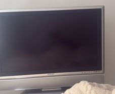 tv sharp 32in