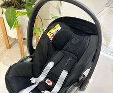 Cybex Cloud T i Size Car Seat and Base T Excellent Condition Barely Used
