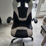Gaming chair Image 2