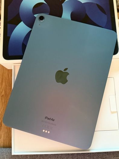 Apple iPad Air 5th Gen 64GB 10.9 inch