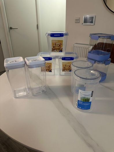 9 Food storage containers