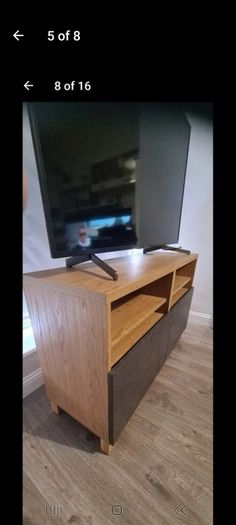 Tv table locker, cabinet like new in Excellent condition