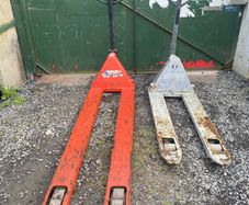 Selection of pallet trucks