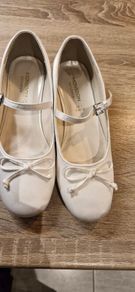 monsoon ivory shoes size 1