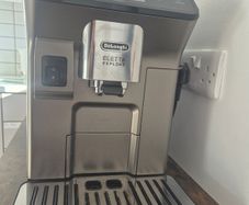 De'Longhi Eletta Explore Coffee Machine