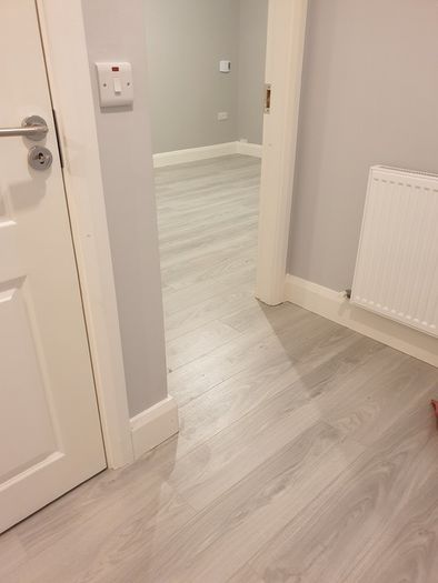 Laminate flooring service