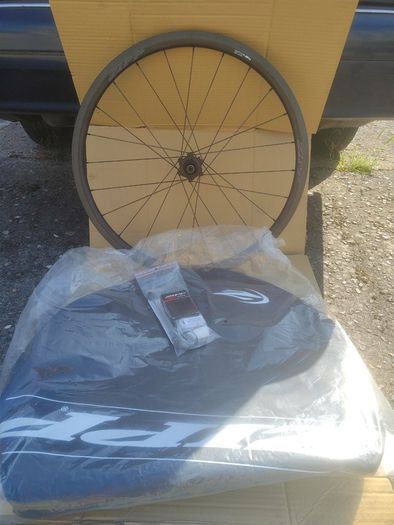 Zipp 202 nsw rear wheel