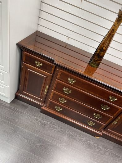sideboard