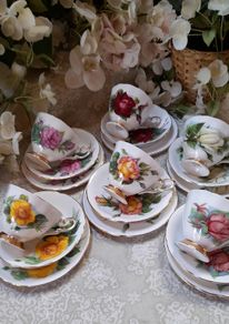 Vintage  Paragon "Six World Famous Rose" tea trios
