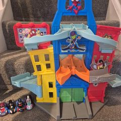 Spidey and his amazing friend track and 4 cars