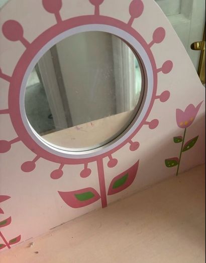 girls dressing table
