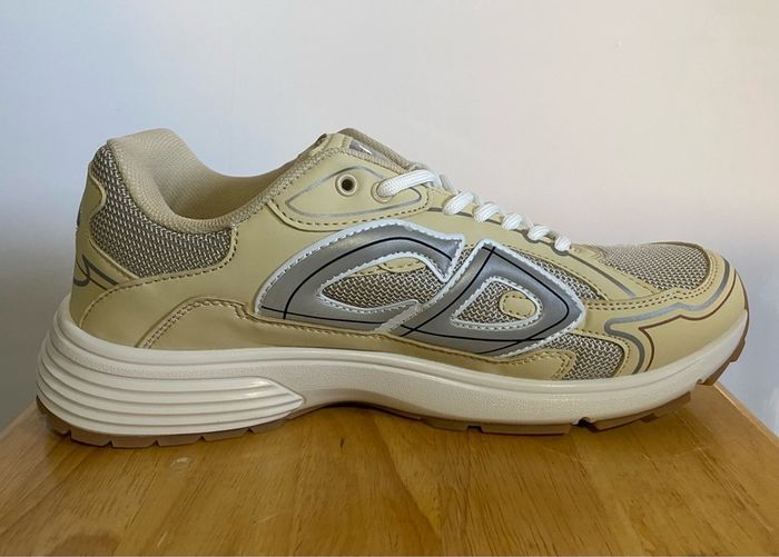 Dior B30 Beige