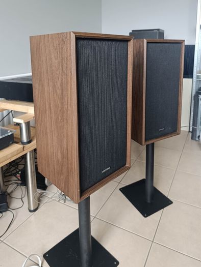 waltham stm 40 stereo audio bookshelf speakers Hifi like new  made in Ireland