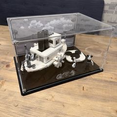 Lego Steamboat Willie 21317 with Wicked Brick Display Case