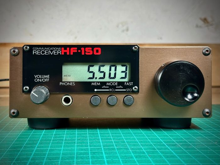 Lowe HF-150 Receiver