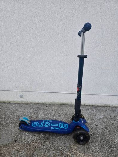 Scooter Maxi Micro 3 wheel Foldable LED