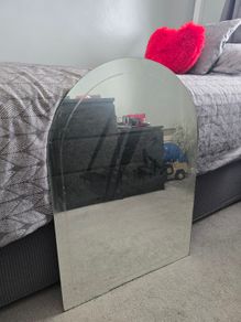 Mirror arched