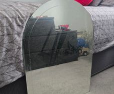 Mirror arched