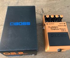 BOSS DS-2 Turbo Distortion effect pedal box