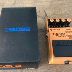 BOSS DS-2 Turbo Distortion effect pedal box