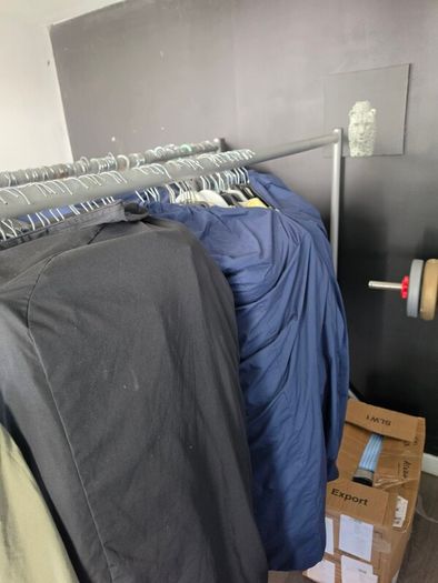 Quantity: 500 pieces  Items: Mixed T-shirts, shorts, jeans, and casual clothing  Sale type: Bulk job lot  Ideal for: Resale, retail, markets, and online businesses  Great opportunity to buy clothing in bulk at a competitive price. Sold as one job lot.