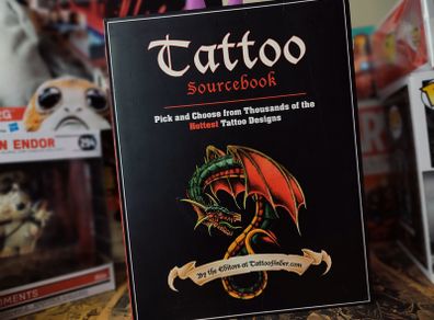 Tattoo Sourcebook: Pick and Choose from Thousands of the Hottest Tattoo Designs ! 520 Pages ! 2009 ! by Harper Collins !